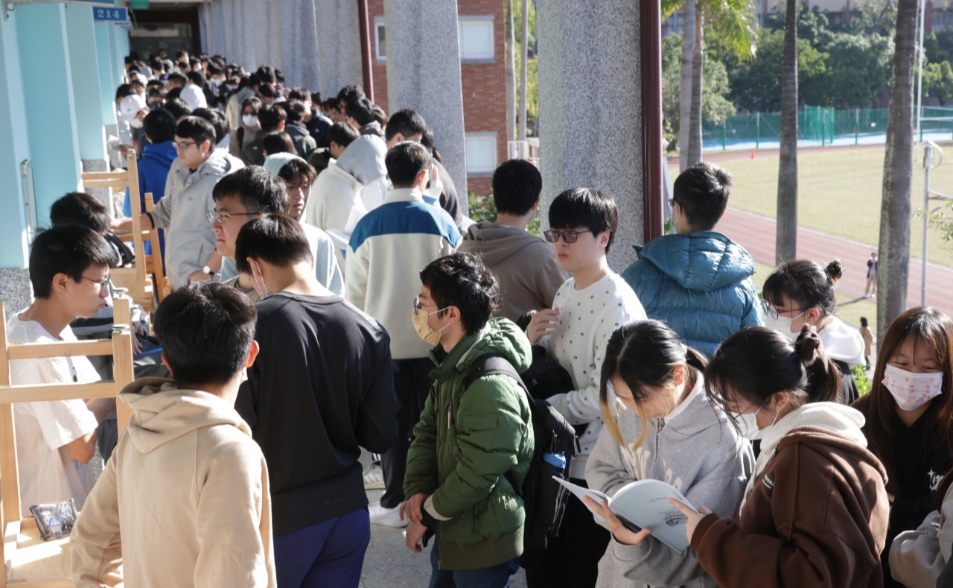 【深度報導】為「完整學習」延後放榜 折磨考生、大學的新制想改革卻被卡死