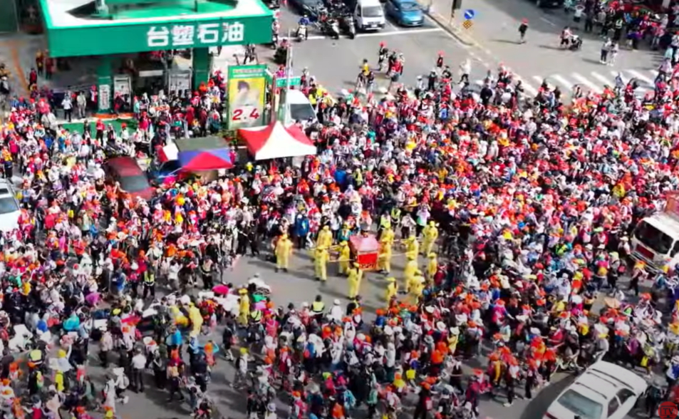 塞爆彰化市！白沙屯媽祖回鑾掀暴動 「超疼小孩」師生狂喊：媽祖我愛您