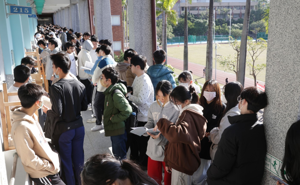 大學申請名額使用率法政學群7成1墊底　台政法律系都有缺額