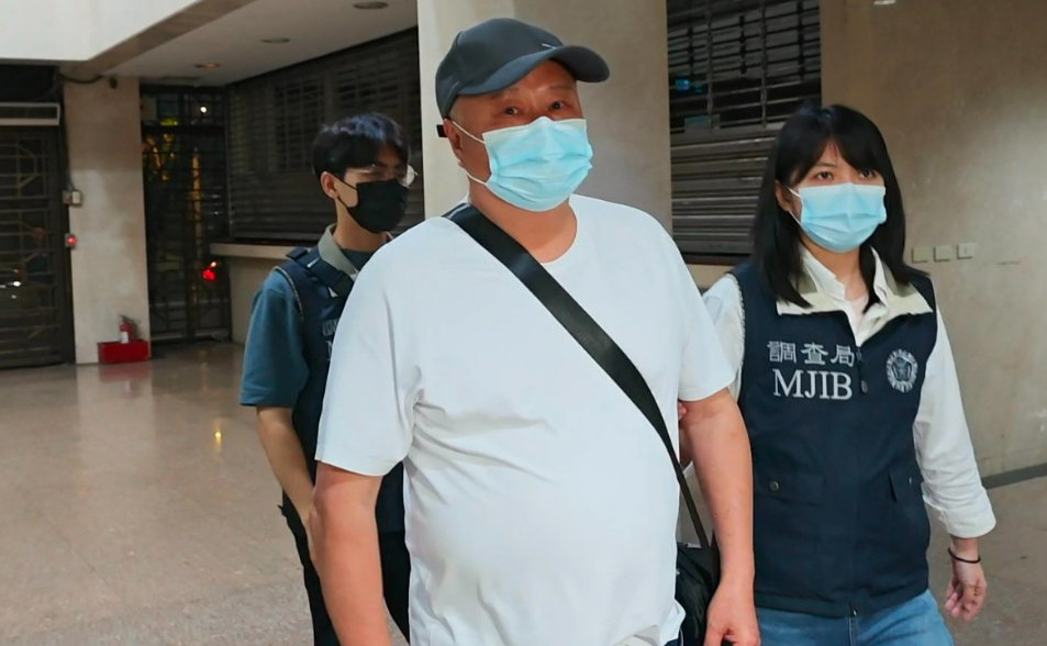 【更新】涉內線交易、中資入主　芝蔴街美語母公司新華泰富遭搜索約談