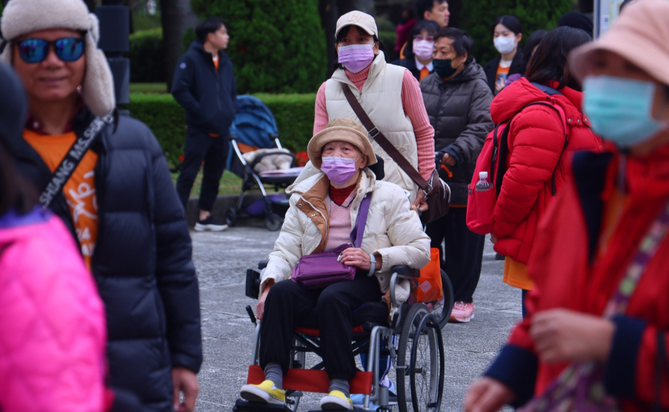 長照3.0納入年輕型失智、智慧輔具補助上路   估近6千人可望受惠