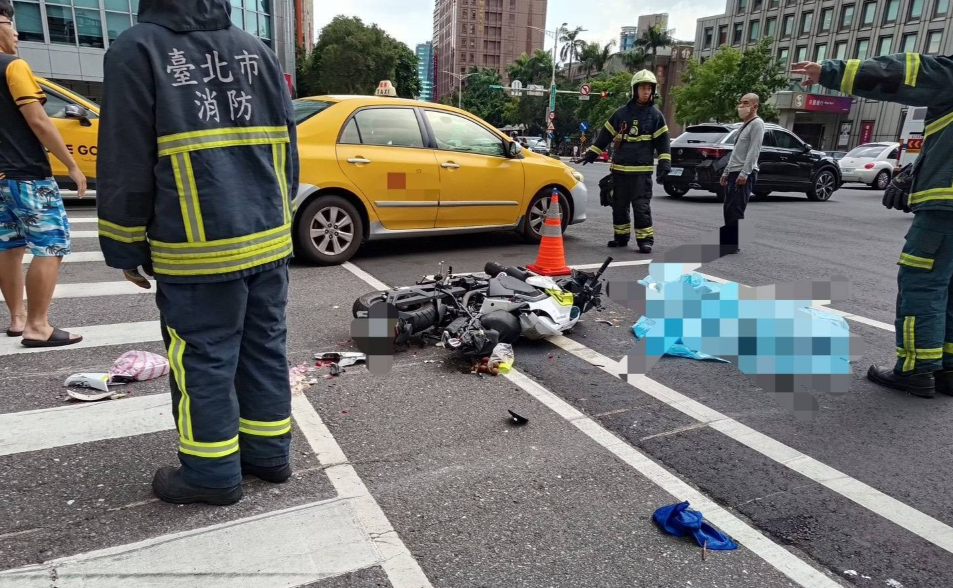 北市吊車撞3車「18歲女騎士臟器外露亡」　77歲駕駛想逃！路人怒攔下