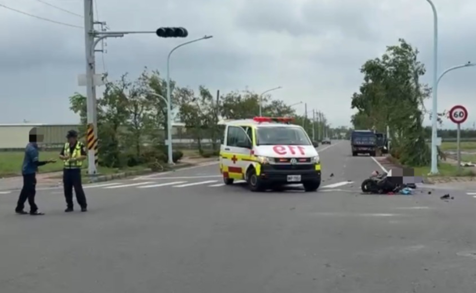 台南停電紅綠燈不亮　女騎士路口車禍當場身亡