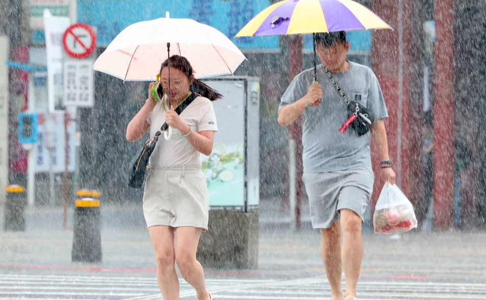 28年首見！西南氣流「連7天豪雨」　南高屏累積破2000毫米