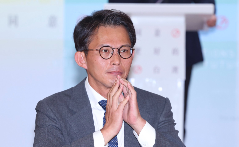 王家俊專欄：黃國昌受制柯文哲「兩年條款」緊箍咒？
