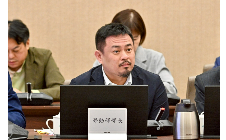 政院拍板旅宿業、碼頭業開放移工　本勞加薪2000元可增外籍勞工額度