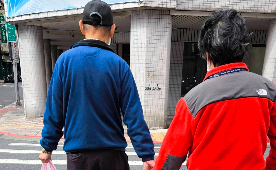 【深度報導】特赦只是宣洩情緒！當制度讓長照「外包」家庭 雙老化照顧危機如何解？