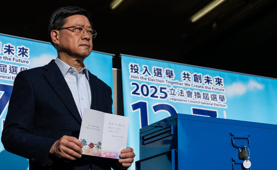 選民數連跌4年！香港大火後立法會選舉今登場　投票率受矚