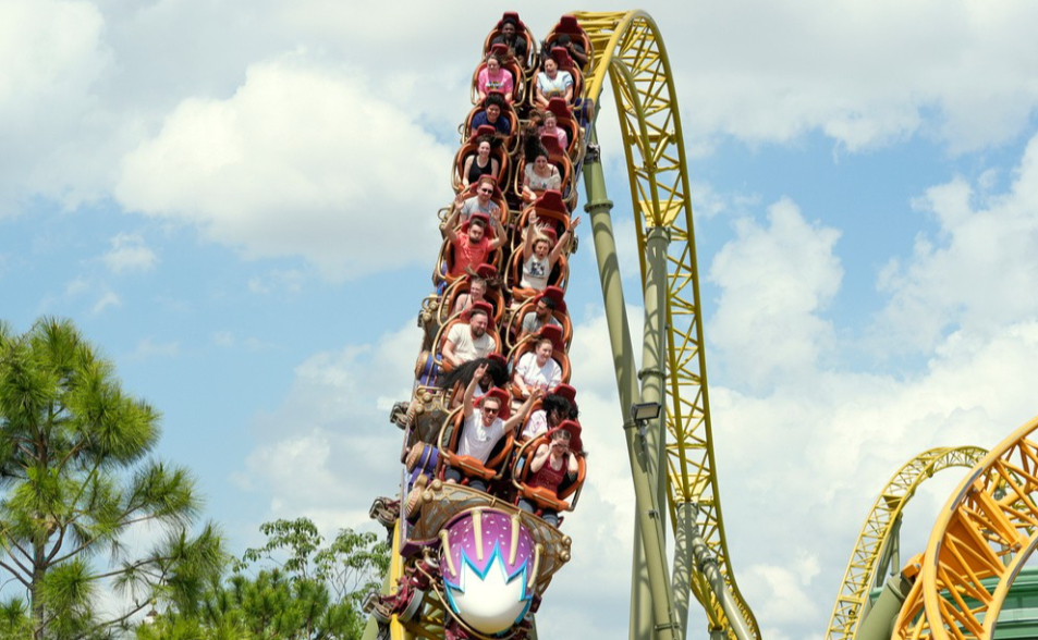 美環球影城傳死亡意外！男子搭雲霄飛車重傷身亡