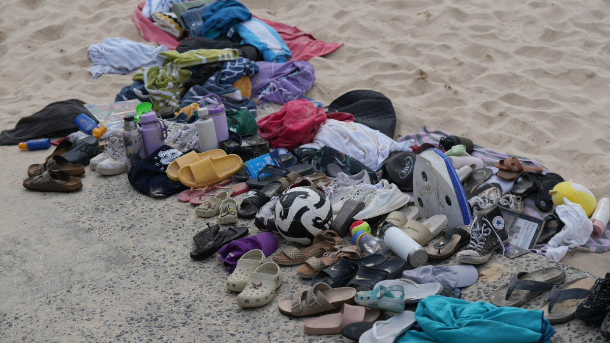 失物還找得到主人嗎？　澳洲恐攻6分鐘、103聲槍響後滿地的鞋