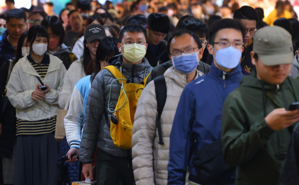 就保法翻修！加保擴及65歲以上  育嬰留停津貼新增「6＋1個月」