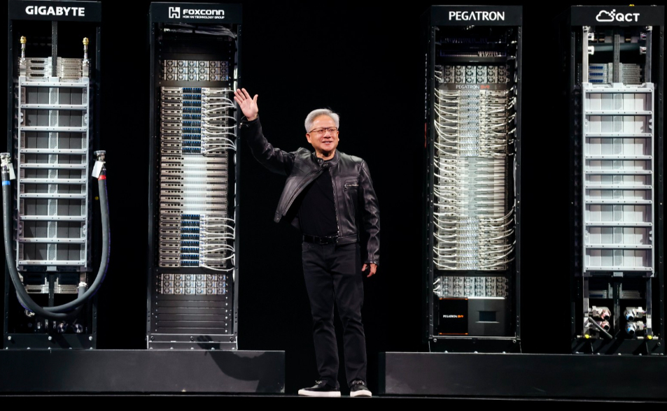 【吃電怪獸3-1】AI答題用電量驚人！2機櫃輝達GB300電力負載就超過整棟台電大樓