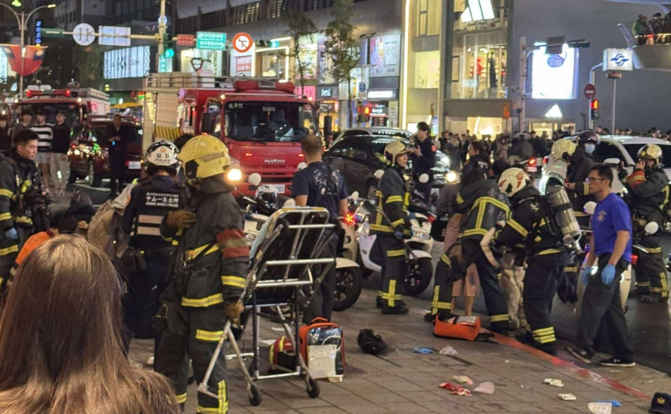 逃兵張文殺人軌跡曝光！縱火燒車→丟煙霧彈→隨機砍人→墜樓亡