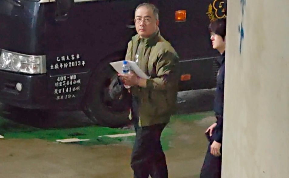 【更新】疑幫鍾文智簽到助其潛逃　副所長李俊良不明金流逾千萬遭聲押禁見