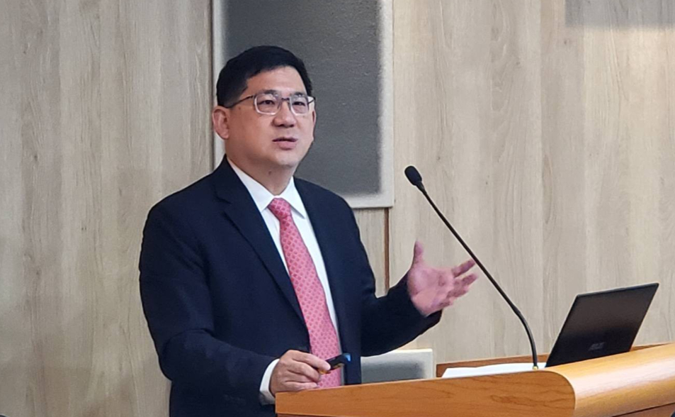 AI商機大爆發！中研院上調GDP至7.41%、創15年新高  示警產業兩極化