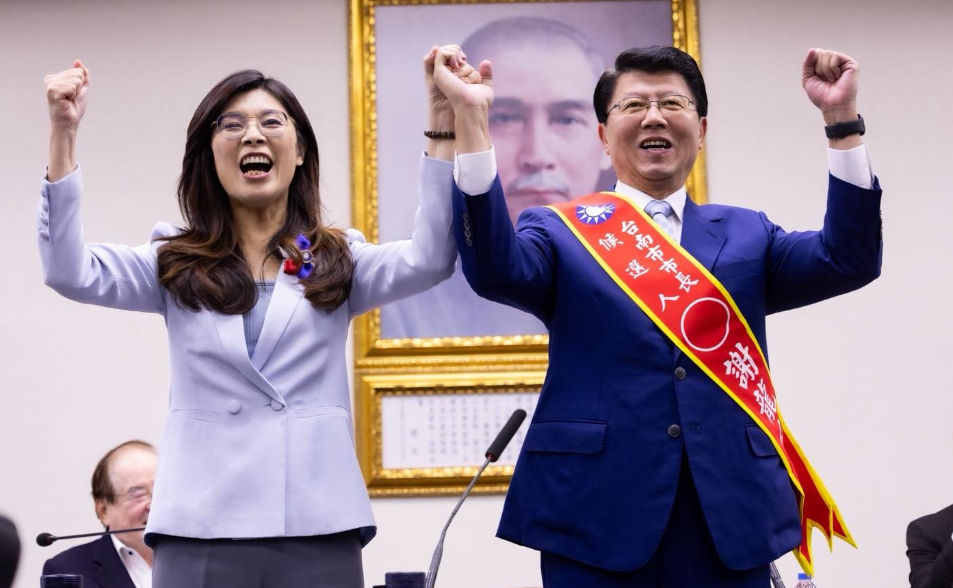 北捷攻擊剛過...謝龍介造勢驚見「手槍」！藍副主席送上高喊：開一槍　