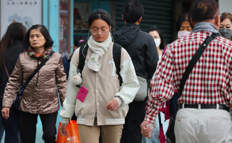2縣市大雨特報！今晚跨年迎風面有雨 入冬最強冷空氣明殺到、周五探7℃