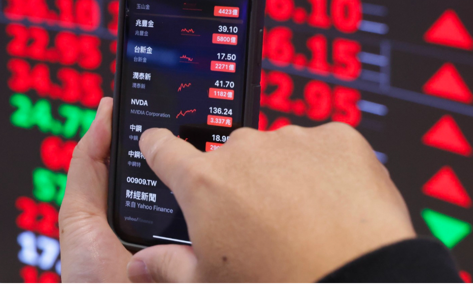 台股封關日早盤漲逾200點衝破28900點大關　台積電續創1550元新天價