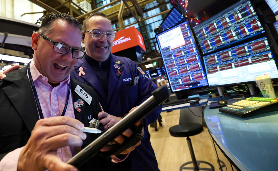 2026投資新局！華爾街分析師一面倒看好AI　小資族可關注「造鏟子」類股