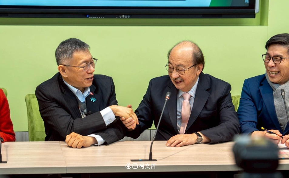 王家俊專欄：柯文哲「綠白合」的狗皮膏藥