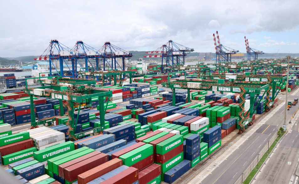 【全年出口】2025年出口「四季紅火、步步高升」 出口、進口、出超皆創高