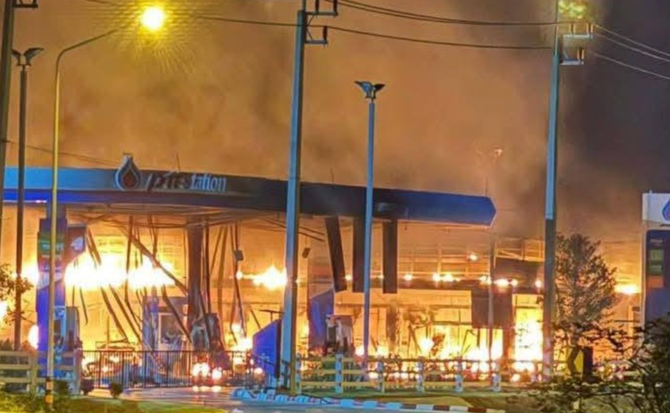 有片／泰國南部11間加油站遭炸彈縱火攻擊　政府指與選舉有關