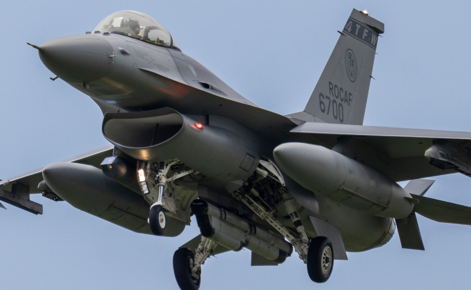 不是MMC！搜救F-16飛官辛柏毅　空軍證實「EGI」出事前2天故障