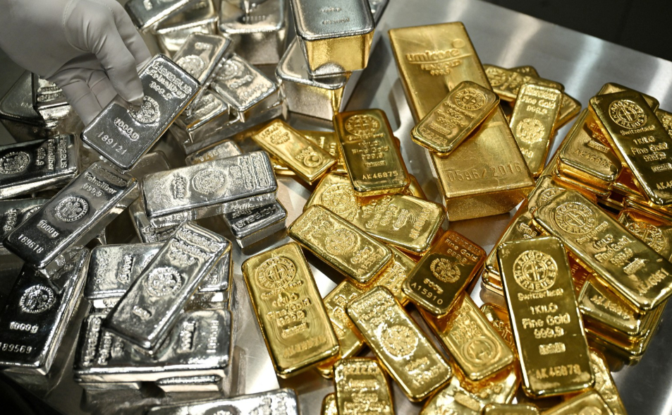 黃金白銀再創歷史新高　金價站穩逾4600美元空前價位