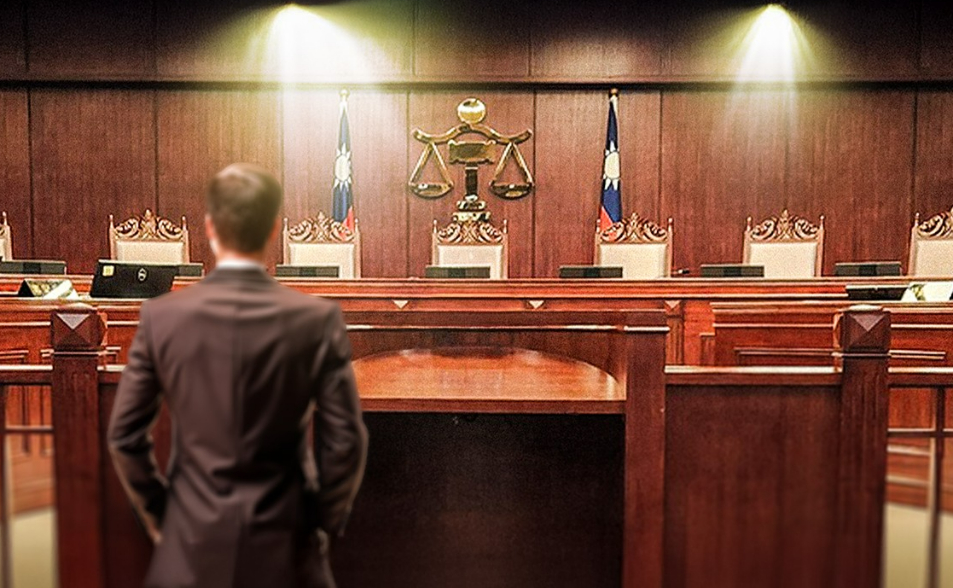 獨家／律師想「站法庭中間」辯論遭「禁止辯護」  他聲請「換法官」下場曝