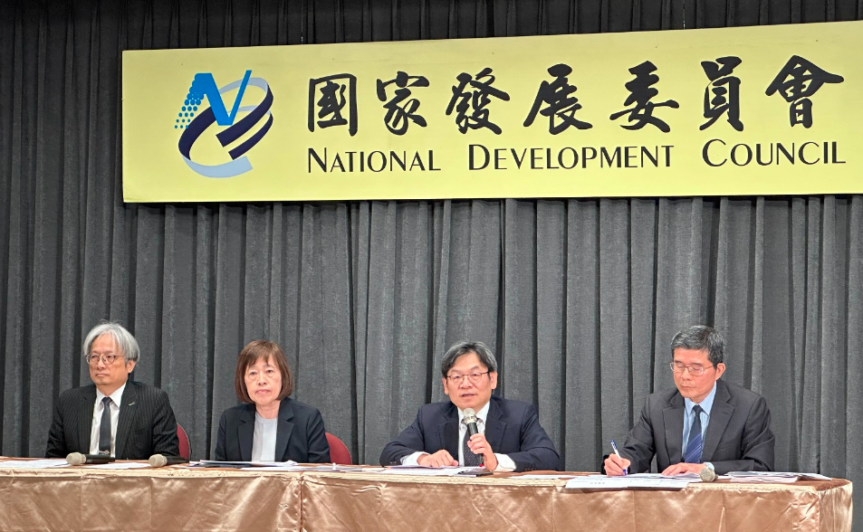 2500億融資保證如何籌措？葉俊顯：盼公股民營行庫加入！重申「絕不賣台積電股票」