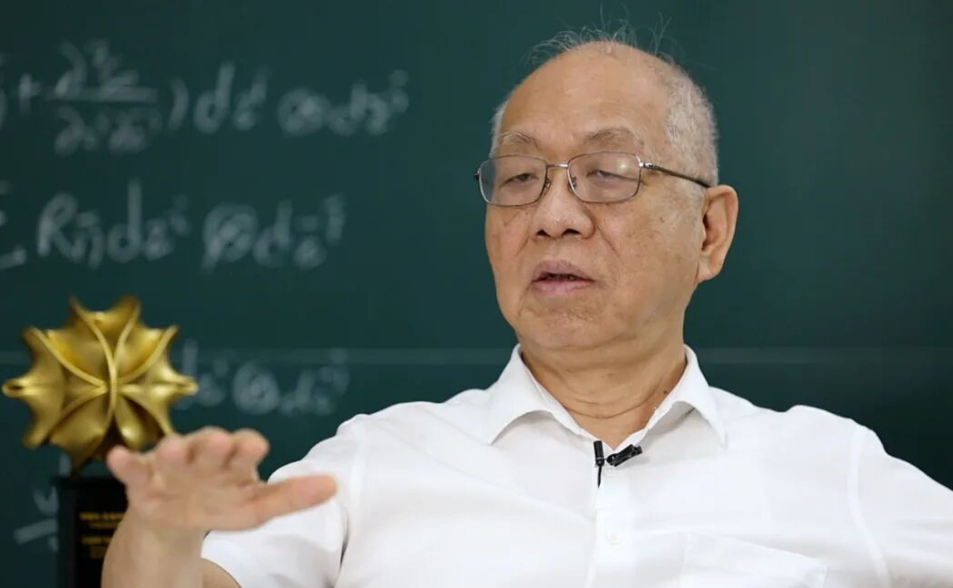 富豪淫魔檔案揭美中學界秘密往來　中研院士丘成桐「牽線」辦這件事！