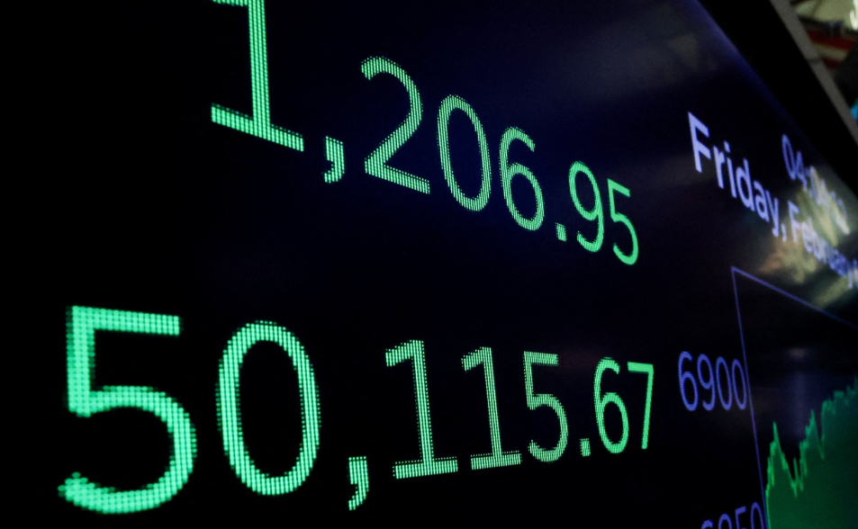 AI泡沫憂慮緩減　道瓊首次站上5萬點、輝達大漲近9%