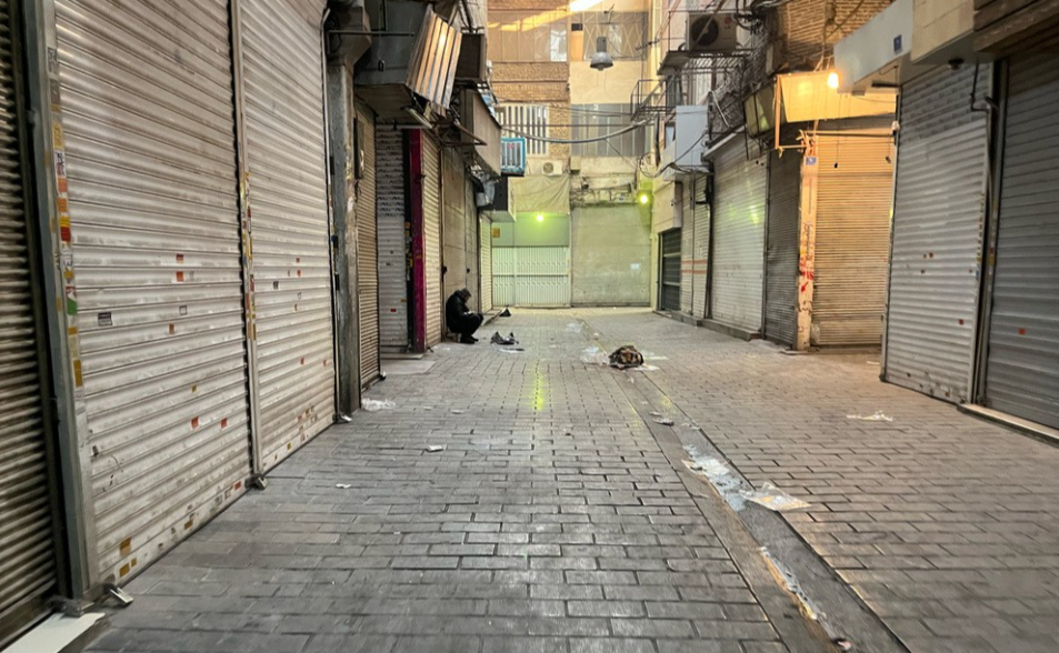 連買優格都「分期付款」　伊朗神權政府暴力壓制起義，但救不了崩潰的經濟