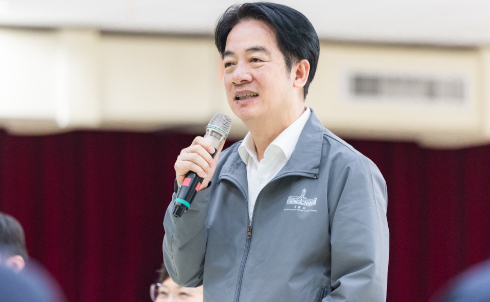 遇主委暴嘔、老嫗熱昏　賴清德化身「賴醫師」籲：千萬別拿健康開玩笑