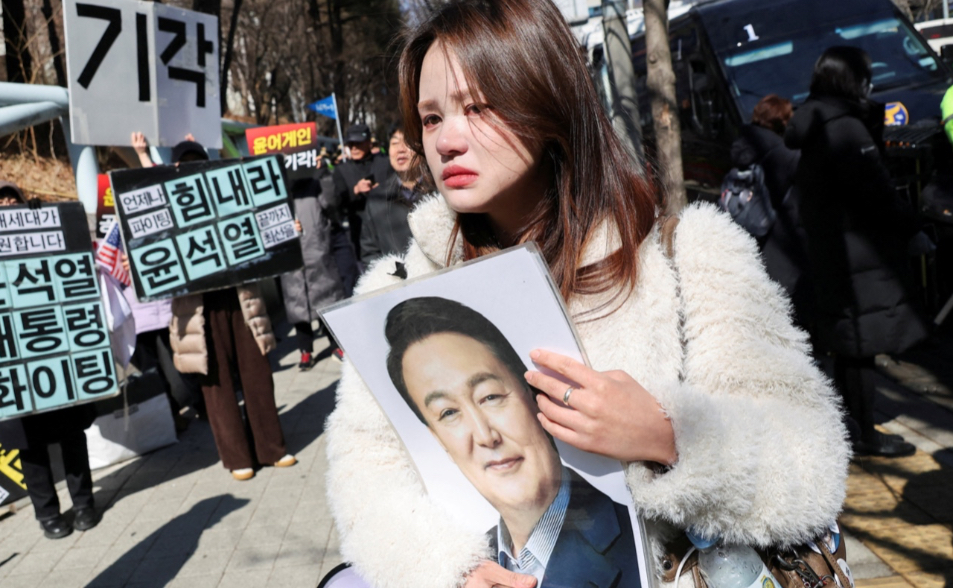 尹錫悅遭判無期「能否獲特赦」引關注　支持者激憤悲哭