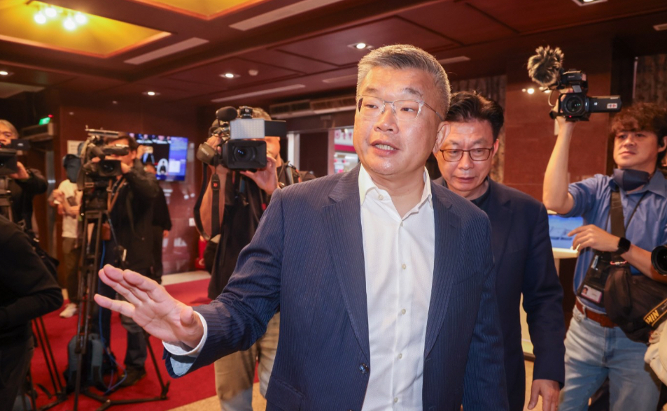 「萬年總召」柯建銘時代結束！蔡其昌經推舉任黨團總召