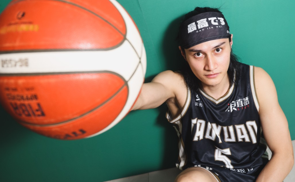【焦點人物】職籃新星的逆襲人生！「兒童之家長大、穿百元球鞋」高錦瑋曝人生必做清單