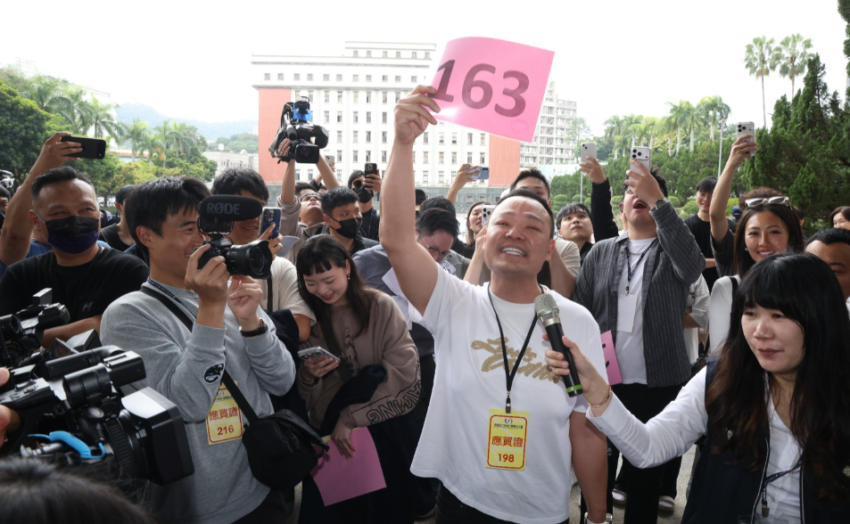 太子集團豪車拍賣！266組買家入場金達1.3億　四大神獸賣出2台「這台1.35億」得標