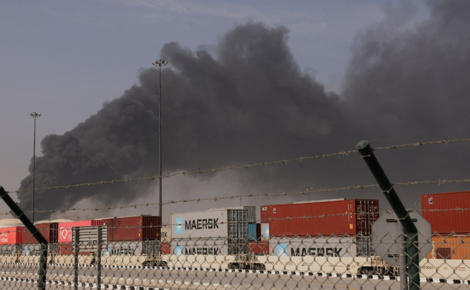 伊朗邊挨打還「一打多」圖什麼？　分析揭炸鄰國、封海峽目的