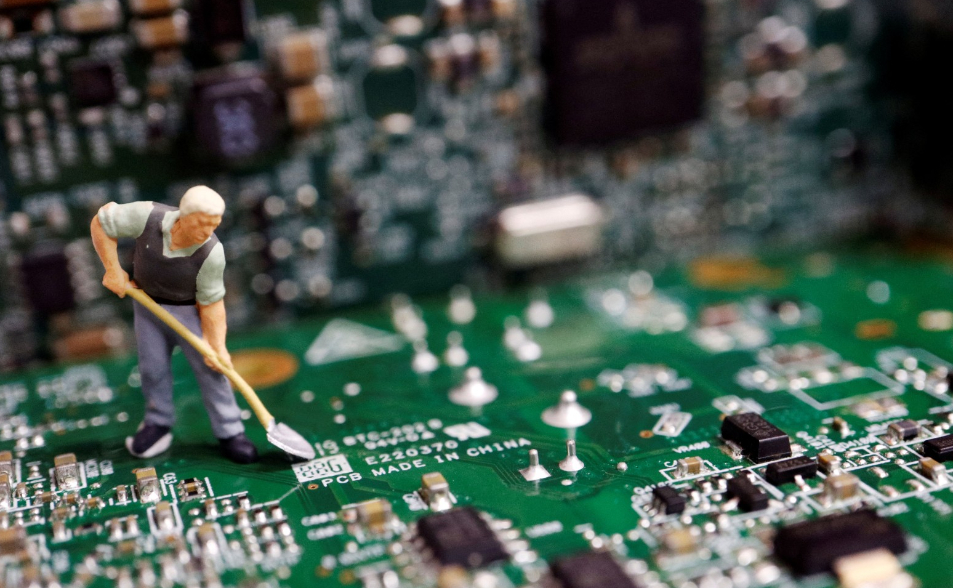 中國3大半導體廠聯名投書　呼籲政府整合資源打造「中國版艾司摩爾」