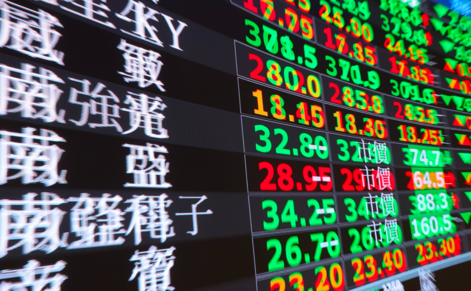 國際油價飆破每桶110美元 台塑化連續第二根漲停 油電燃氣股同步亮燈