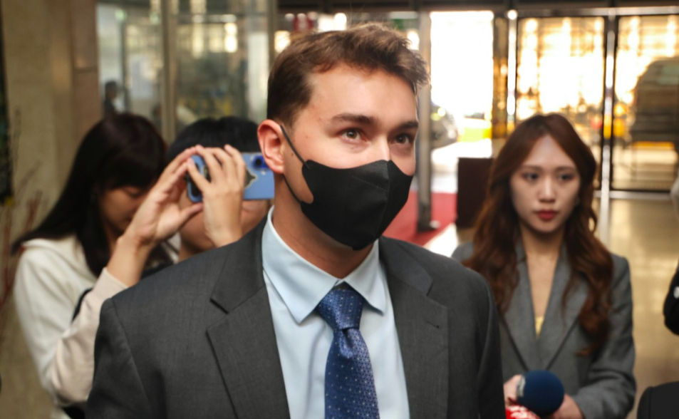 蛇蠍女秘方「飲料加仙草」！澳洲男曾半玩笑問「你在毒害我？」 她反應驚人