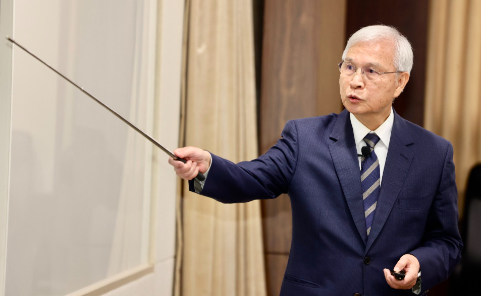 【央行理事會前瞻2-1】利率將連8凍？ 學者：伊朗封鎖逼油價破百　央行下半年恐因「這關鍵」出重手