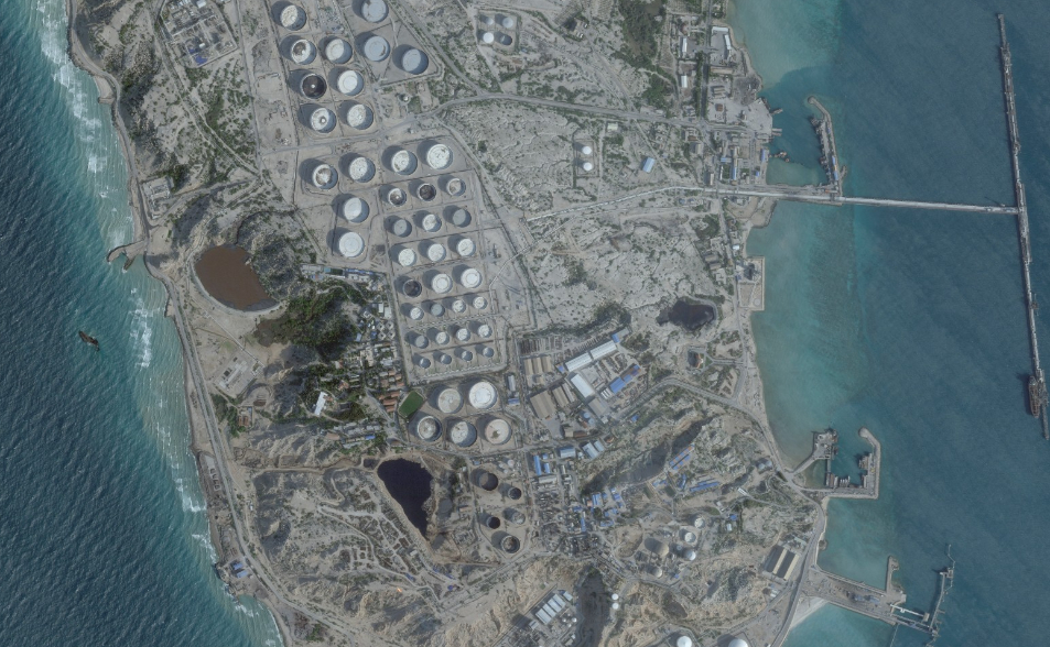 美軍打擊伊朗石油出口樞紐　川普稱已摧毀哈格島「所有軍事目標」