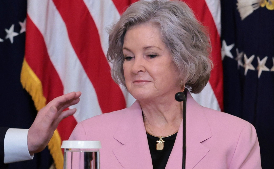 白宮「冰娘子」驚傳罹癌！川普幕僚長：治療期間將繼續工作