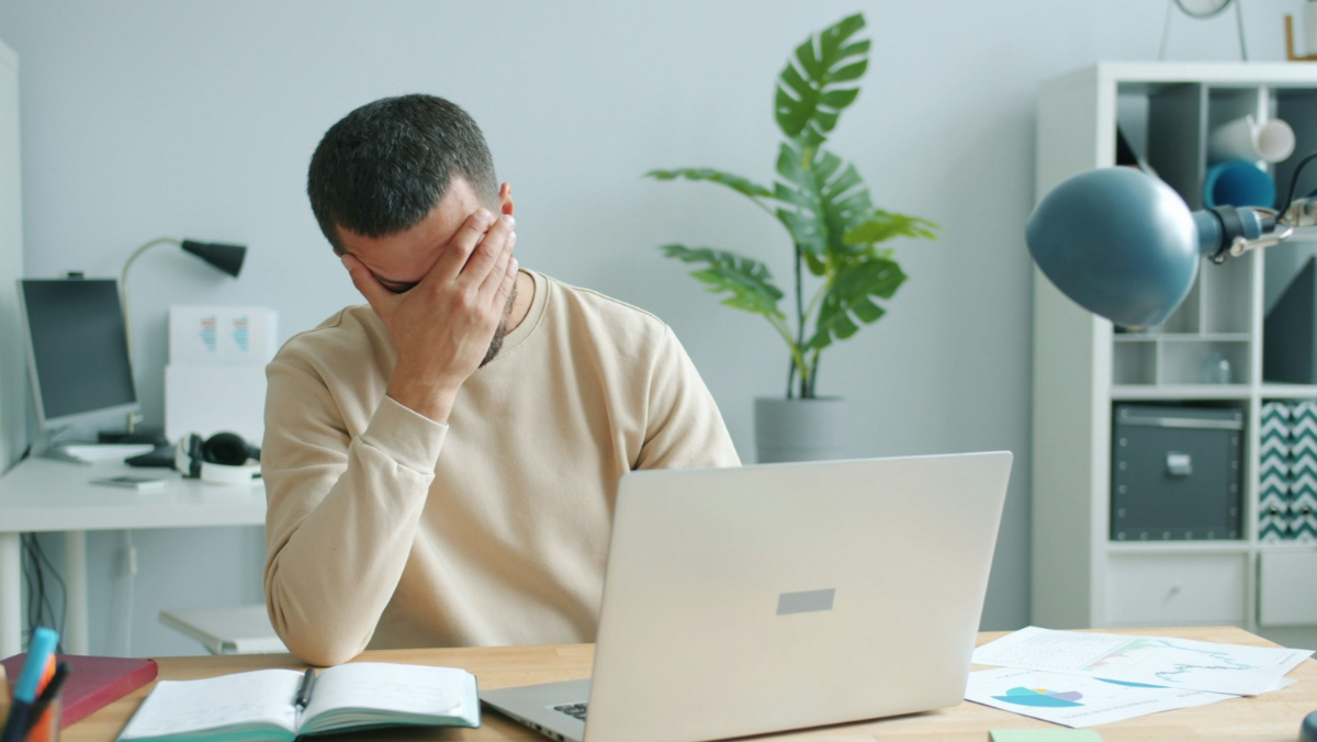 AI讓人更累？研究曝：上班族工作無限擴張　中國苦勞「996文化」蔓延美國