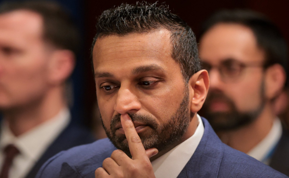 伊朗駭客宣稱入侵FBI局長電郵、公布信件和照片　司法部官員證實確有此事