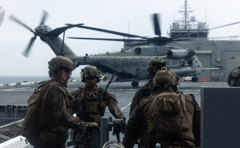 地面戰開打？美軍陸戰隊抵中東　「空中天眼」E-3預警機遇襲受損