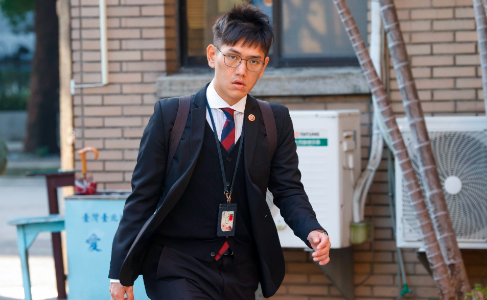 柯案法庭實況一播...檢察官超圈粉「有HERO影子」！身分曝光是他