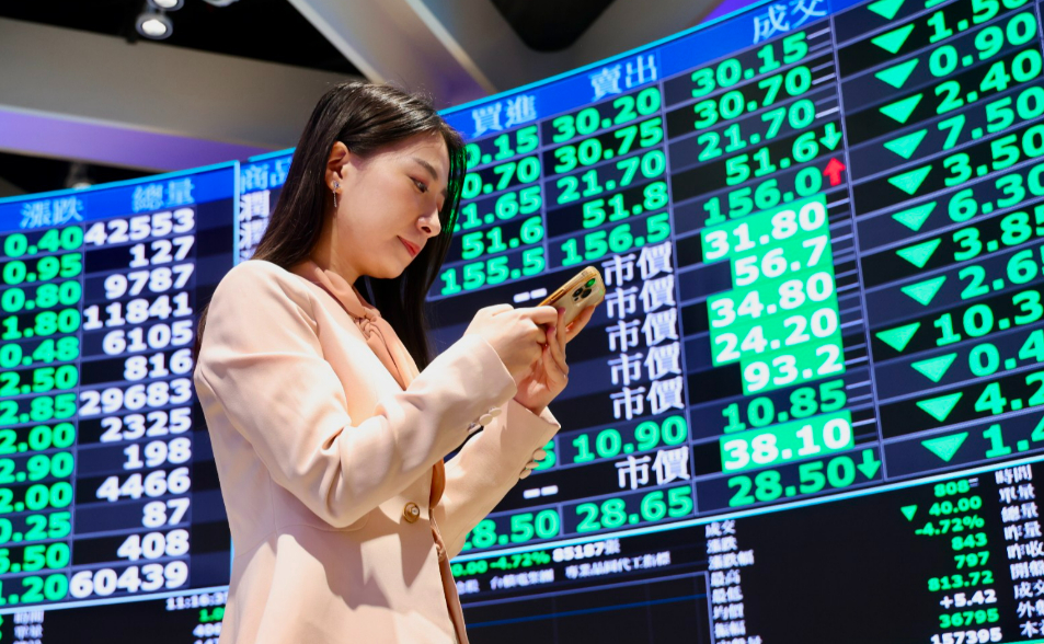 破天荒!  3月三大法人賣超台股逾1兆元  　外資瘋狂提款9682億元